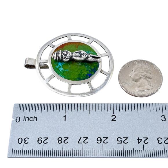 Vintage Peru Laffi Green Slag Glass Figure Pendant - Picture 6 of 7